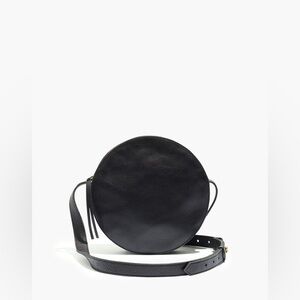 Madewell The Simple Circle Crossbody Bag in Leather